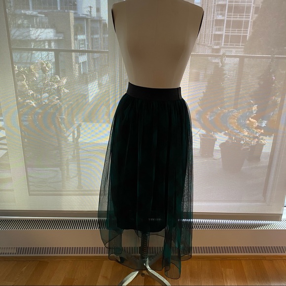 Black and green tulle skirt - Picture 2 of 7
